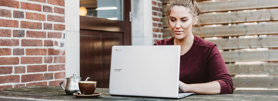 woman at laptop Photo by Anete Lūsiņa on Unsplash